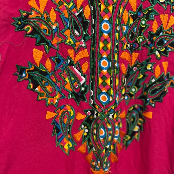 Red Embroidered Long Top Boho Western Vibrant Southwestern Santa Fe Slit Sides - Picture 6 of 10